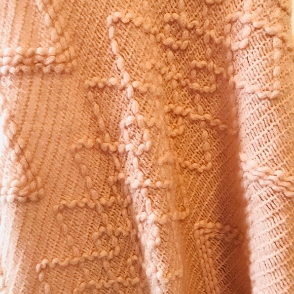 Pale Pink Rose Poncho Shawl NWT - Picture 3 of 8